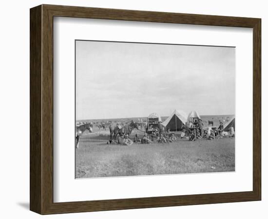 Cowboys Sitting around Chuckwagon Photograph - Belle Fourche, SD-Lantern Press-Framed Art Print