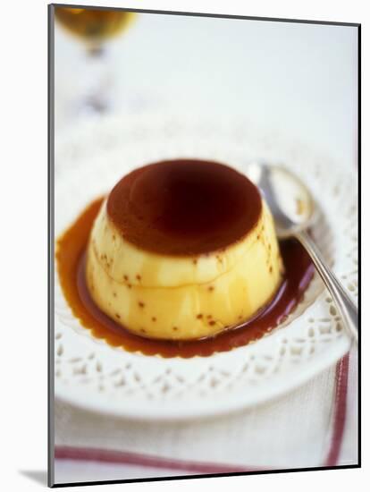 Creme Caramel-Tara Fisher-Mounted Photographic Print