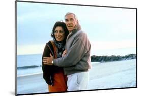 Crimes and delits CRIMES AND MISDEMEANORS, 1989 by WOODY ALLEN with Anjelica Huston and Martin Land-null-Mounted Photo