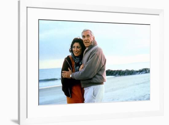 Crimes and delits CRIMES AND MISDEMEANORS, 1989 by WOODY ALLEN with Anjelica Huston and Martin Land-null-Framed Photo