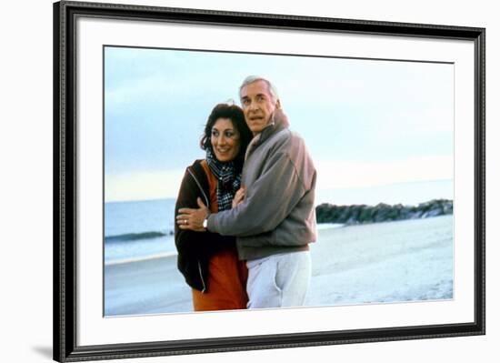 Crimes and delits CRIMES AND MISDEMEANORS, 1989 by WOODY ALLEN with Anjelica Huston and Martin Land-null-Framed Photo