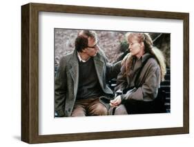 Crimes and delits CRIMES AND MISDEMEANORS, 1989 by WOODY ALLEN with Woody Allen and Mia Farrow (pho-null-Framed Photo