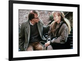 Crimes and delits CRIMES AND MISDEMEANORS, 1989 by WOODY ALLEN with Woody Allen and Mia Farrow (pho-null-Framed Photo