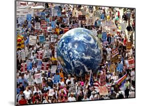 Crowd Fills a Manhattan Avenue During a Protest March in New York-null-Mounted Photographic Print