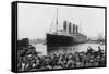 Crowd Watching the Lusitania Photograph - New York, NY-Lantern Press-Framed Stretched Canvas