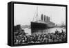 Crowd Watching the Lusitania Photograph - New York, NY-Lantern Press-Framed Stretched Canvas