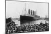 Crowd Watching the Lusitania Photograph - New York, NY-Lantern Press-Mounted Art Print
