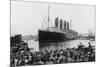 Crowd Watching the Lusitania Photograph - New York, NY-Lantern Press-Mounted Premium Giclee Print