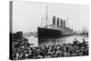 Crowd Watching the Lusitania Photograph - New York, NY-Lantern Press-Stretched Canvas