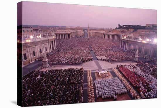 Crowds in Saint Peter's Square-Vittoriano Rastelli-Stretched Canvas