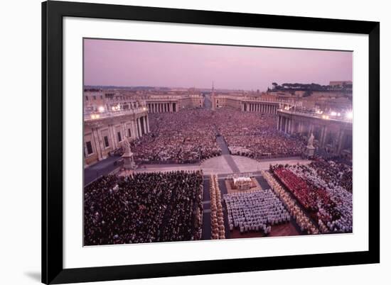 Crowds in Saint Peter's Square-Vittoriano Rastelli-Framed Photographic Print