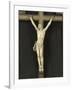 Crucifix en ivoire sur fond de velours, dans un cadre-null-Framed Giclee Print