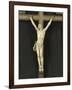 Crucifix en ivoire sur fond de velours, dans un cadre-null-Framed Giclee Print