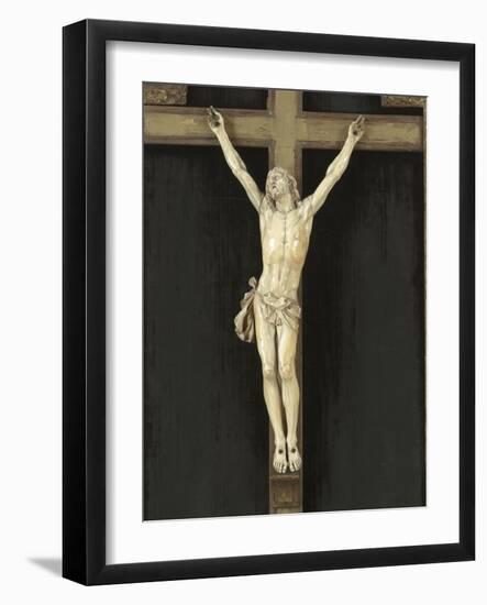 Crucifix en ivoire sur fond de velours, dans un cadre-null-Framed Giclee Print