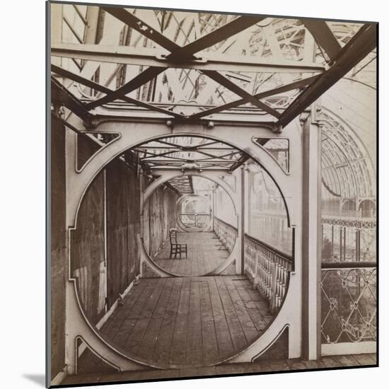 Crystal  Palace de Londres : "bulls eye Gallery"-Joseph Warren Zambra-Mounted Giclee Print