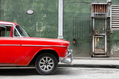 https://imgc.allpostersimages.com/img/posters/cuba-fuerte-collection-615-street-and-red-car_u-L-Q1ACX8Q0.jpg?artPerspective=n