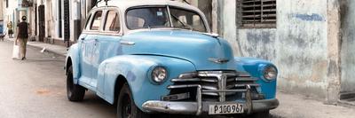 https://imgc.allpostersimages.com/img/posters/cuba-fuerte-collection-panoramic-old-blue-chevrolet-in-havana_u-L-Q1ACYM10.jpg?artPerspective=n