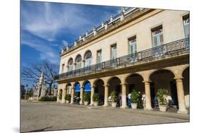 Cuba. Havana. Old Havana. Plaza De Armas-Inger Hogstrom-Mounted Premium Photographic Print