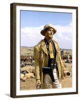 Custer l homme by l ouest by RobertSiodmak with Robert Shaw, 1967 (photo)-null-Framed Photo