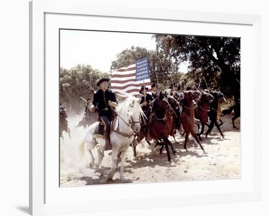 Custer l homme by l ouest by RobertSiodmak with Robert Shaw, 1967 (photo)-null-Framed Photo