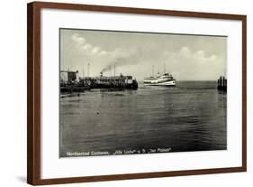 Cuxhaven, Alte Liebe, Dampfschiff Jan Molsen, Hapag-null-Framed Giclee Print