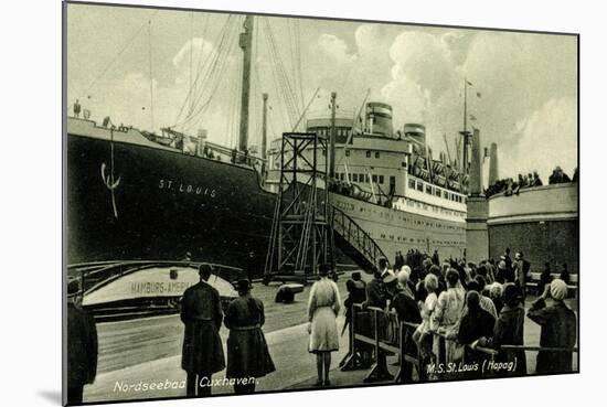 Cuxhaven, Hafen, M.S. St Louis, Hapag, Dampfer-null-Mounted Giclee Print