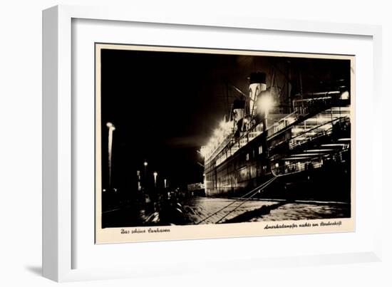 Cuxhaven, Hafen Steubenhöft, Amerikadampfer Nachts-null-Framed Giclee Print