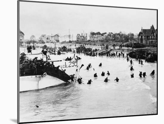 D-Day - British and Canadian Troops Landing - Juno Beach-Robert Hunt-Mounted Photographic Print