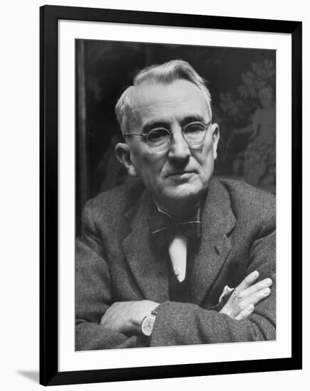 Dale Carnegie-Alfred Eisenstaedt-Framed Photographic Print