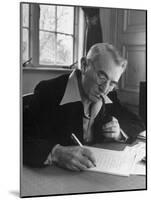 Dale Carnegie-Alfred Eisenstaedt-Mounted Photographic Print