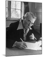 Dale Carnegie-Alfred Eisenstaedt-Mounted Photographic Print