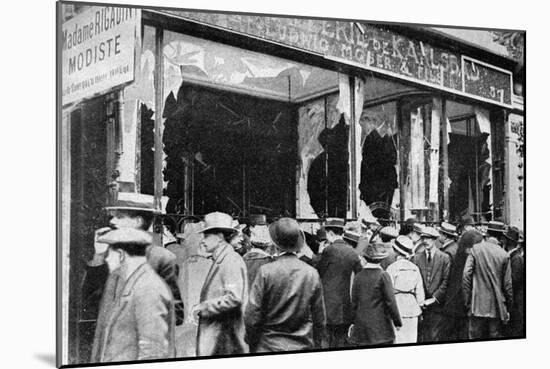 Damaged Austrian Jewellers' Shop, Paris, First World War, 1914-null-Mounted Giclee Print