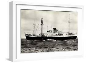 Dampfer M.S. Ares, Knsm-null-Framed Giclee Print