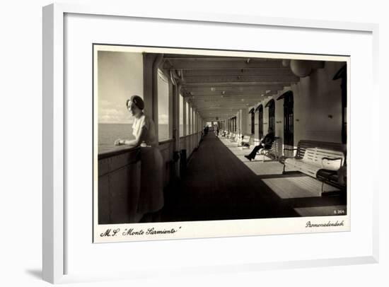 Dampfer Monte Sarmiento Der HSDG, Promenadendeck-null-Framed Giclee Print