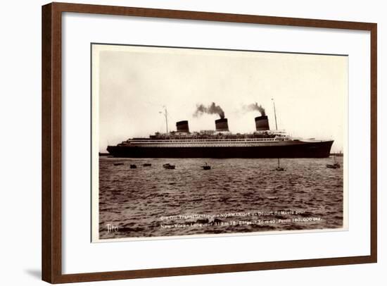 Dampfer Normandie Der Cgt Fährt Nach New York-null-Framed Giclee Print
