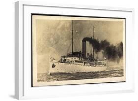 Dampfschiff Kumanovo Auf Hoher See, Rauch-null-Framed Giclee Print