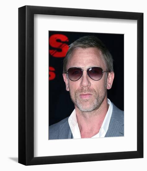 Daniel Craig-null-Framed Photo