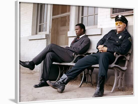 Dans la chaleur by la nuit, IN THE HEAT OF THE NIGHT by Norman Jewison with Sidney Poitier, Rod Ste-null-Framed Photo