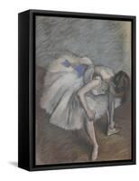 Danseuse assise,penchée en avant,elle se masse le pied gauche.-Edgar Degas-Framed Stretched Canvas