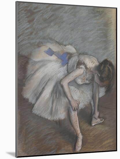 Danseuse assise,penchée en avant,elle se masse le pied gauche.-Edgar Degas-Mounted Giclee Print