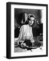 DARK PASSAGE, 1947 directed by DELMER DAVES Lauren Bacall (b/w photo)-null-Framed Photo