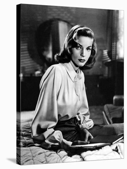 DARK PASSAGE, 1947 directed by DELMER DAVES Lauren Bacall (b/w photo)-null-Stretched Canvas
