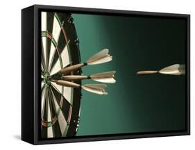 Darts and Target-null-Framed Stretched Canvas