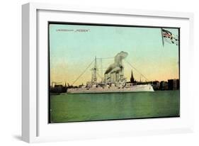 Das Deutsche Linienschiff Hessen in Hafen, Fahne-null-Framed Giclee Print