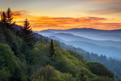 Great Smoky Mountains National Park Scenic Sunrise Landscape at Oconaluftee