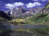 Maroon Lake and Autumn Foliage, Maroon Bells, CO-David Carriere-Photographic Print