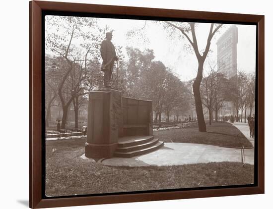 David Glasgow Farragut Statue in Madison Square Park, New York, c.1905-Byron Company-Framed Giclee Print