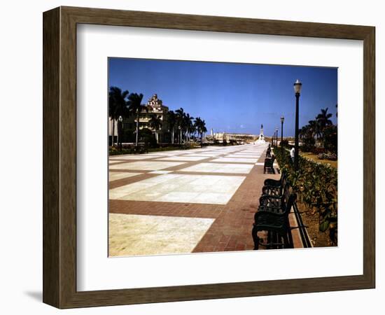 December 1946: Pathway to El Morro Castle in Havana, Cuba-Eliot Elisofon-Framed Photographic Print