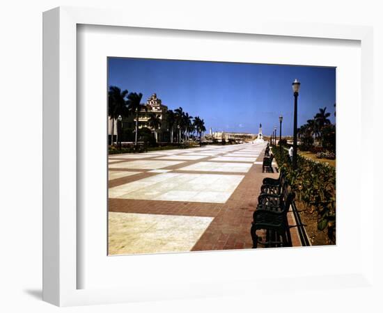 December 1946: Pathway to El Morro Castle in Havana, Cuba-Eliot Elisofon-Framed Photographic Print