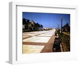 December 1946: Pathway to El Morro Castle in Havana, Cuba-Eliot Elisofon-Framed Photographic Print